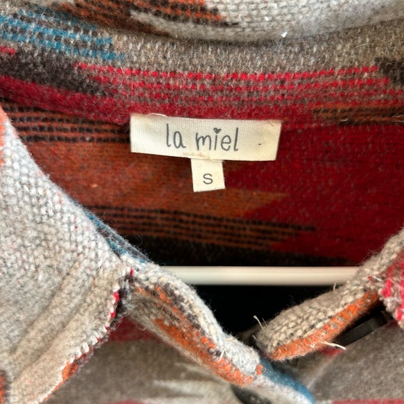 Tribal Aztec Women's Shacket - Picture 5 of 6